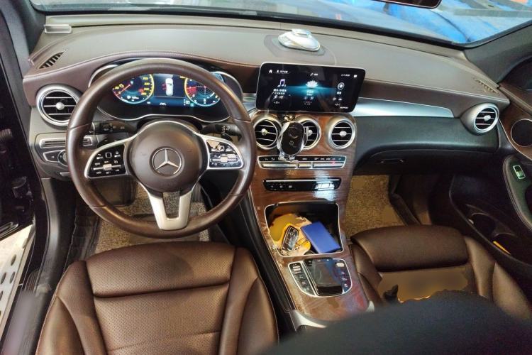 Used Mercedes-Benz GLC 2020 GLC 300 L 4MATIC Dynamic Edition Center Console