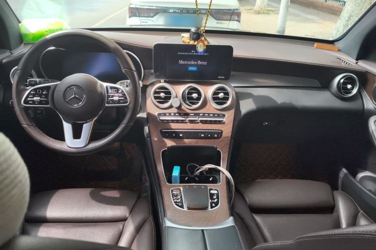 Used Mercedes-Benz GLC 2020 Facelift GLC 260 L 4MATIC Luxury Edition Center Console