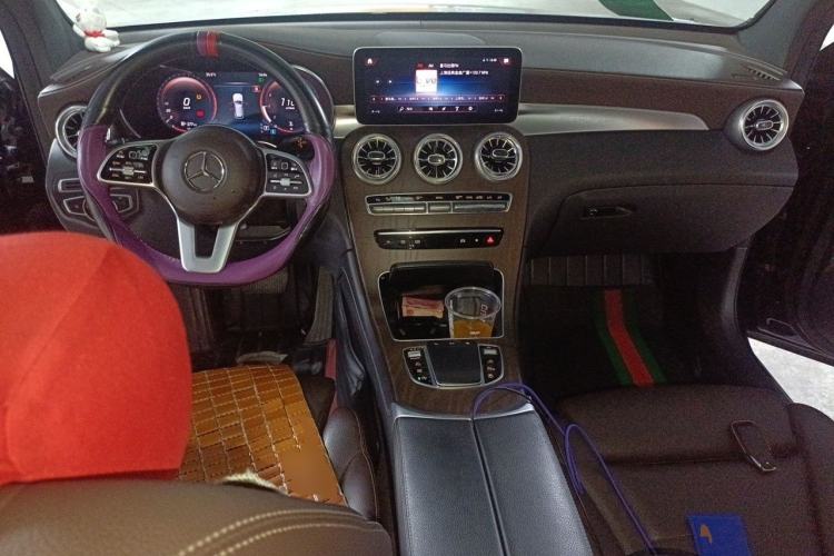 Used Mercedes-Benz GLC 2020 GLC 260 L 4MATIC Luxury Model Center Console