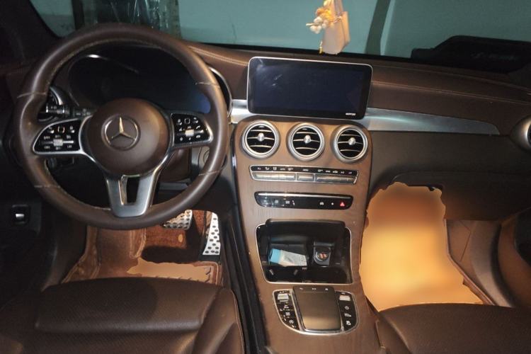 Used Mercedes-Benz GLC 2020 GLC 300 L 4MATIC Dynamic Edition Center Console