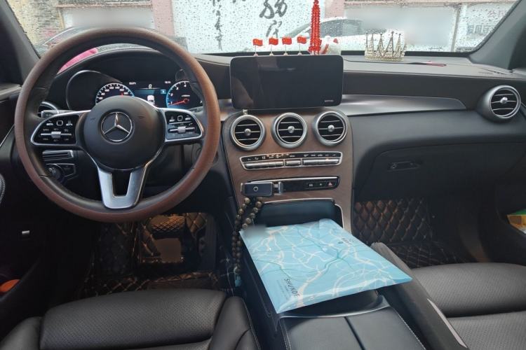 Used Mercedes-Benz GLC 2020 GLC 260 L 4MATIC Luxury Model Center Console