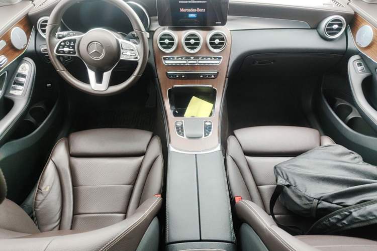 Used Mercedes-Benz GLC 2020 Facelift GLC 300 L 4MATIC Dynamic Edition Center Console