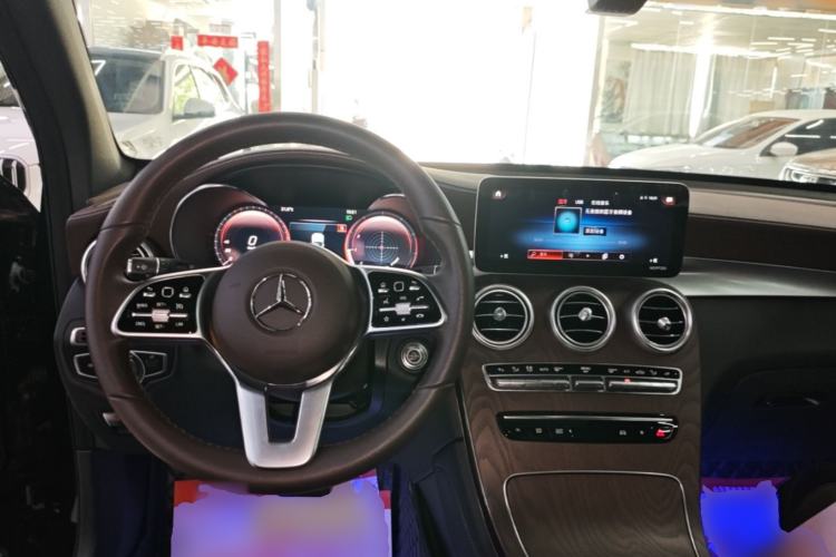 Used Mercedes-Benz GLC 2020 Facelift GLC 300 L 4MATIC Dynamic Edition Center Console