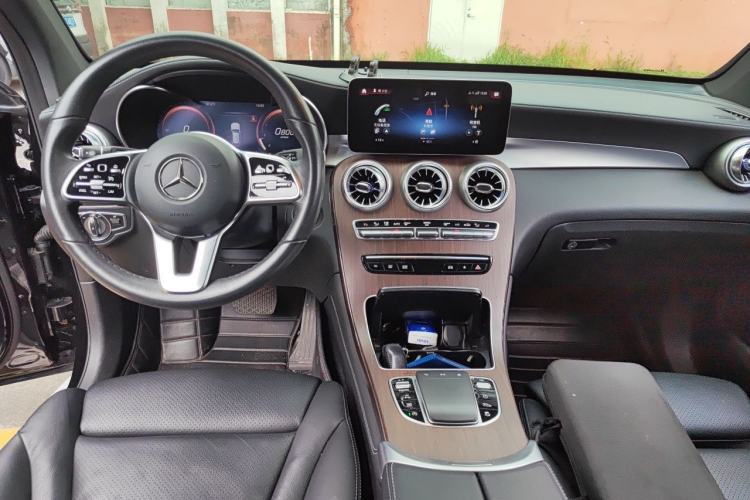 Used Mercedes-Benz GLC 2020 Facelift GLC 300 L 4MATIC Dynamic Edition Center Console