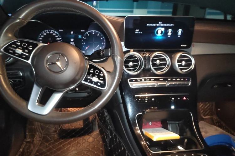 Used Mercedes-Benz GLC 2020 GLC 260 L 4MATIC Dynamic Model Center Console