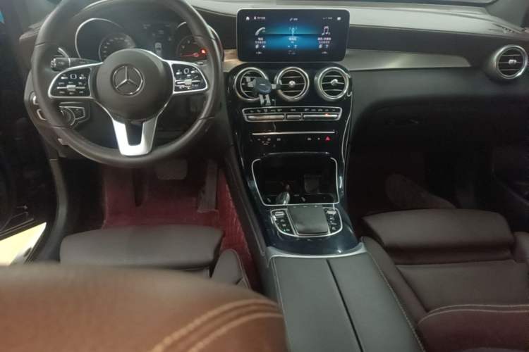 Used Mercedes-Benz GLC 2020 GLC 260 L 4MATIC Dynamic Model Center Console