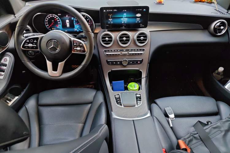 Used Mercedes-Benz GLC 2020 Facelift GLC 300 L 4MATIC Dynamic Edition Center Console