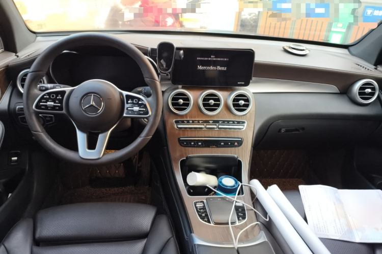 Used Mercedes-Benz GLC 2020 Facelift GLC 300 L 4MATIC Dynamic Edition Center Console