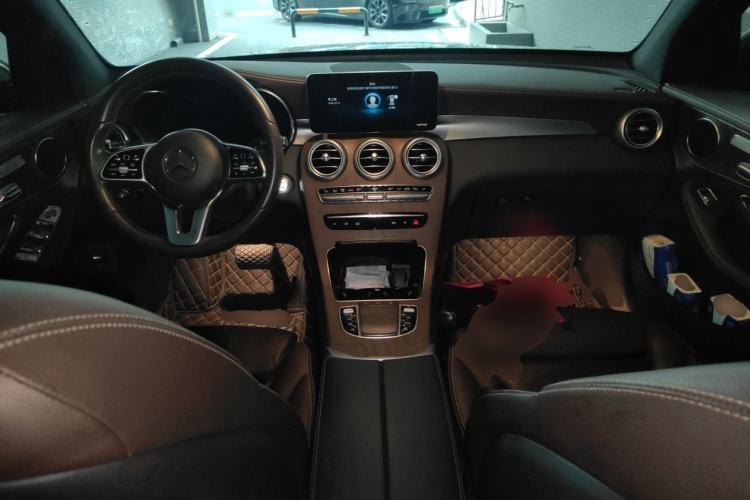Used Mercedes-Benz GLC 2020 Facelift GLC 300 L 4MATIC Dynamic Edition Center Console