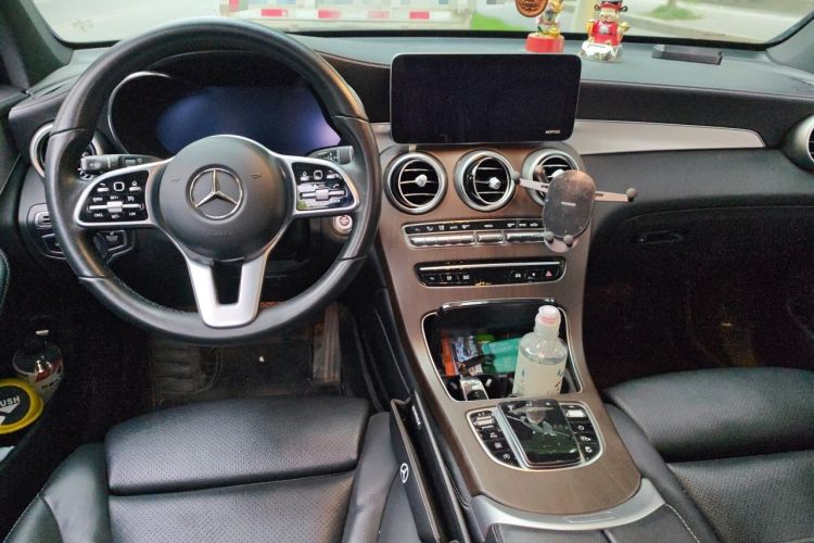 Used Mercedes-Benz GLC 2020 Facelifted GLC 260 L 4MATIC Dynamic Edition Center Console