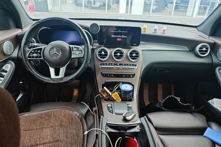 Used Mercedes-Benz GLC 2020 Facelift GLC 300 L 4MATIC Dynamic Edition Center Console