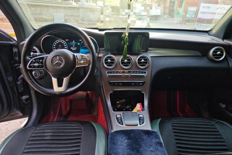 Used Mercedes-Benz GLC 2020 Facelift GLC 260 L 4MATIC Luxury Edition Center Console