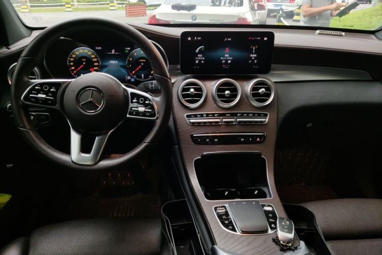 Used Mercedes-Benz GLC 2020 GLC 260 L 4MATIC Luxury Model Center Console