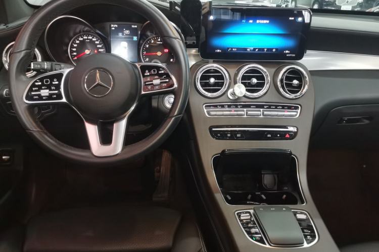 Used Mercedes-Benz GLC 2020 GLC 260 L 4MATIC Dynamic Model Center Console
