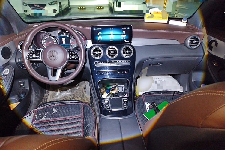 Used Mercedes-Benz GLC 2020 GLC 260 L 4MATIC Dynamic Model Center Console
