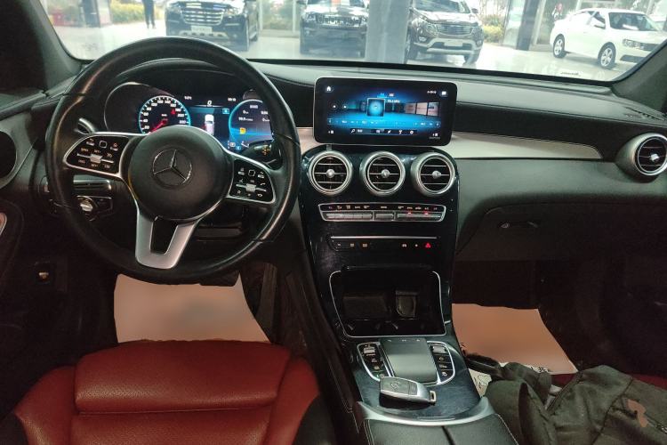 Used Mercedes-Benz GLC 2020 GLC 260 L 4MATIC Luxury Model Center Console