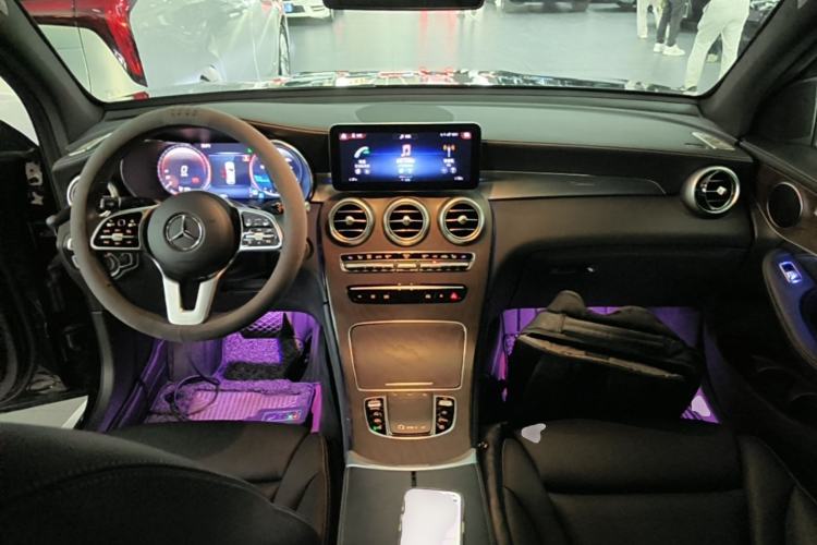 Used Mercedes-Benz GLC 2020 Facelift GLC 300 L 4MATIC Dynamic Edition Center Console