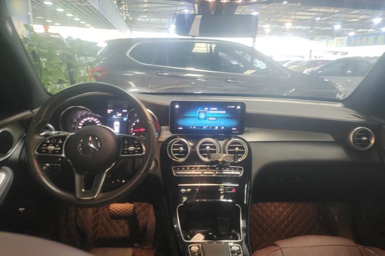 Used Mercedes-Benz GLC 2020 GLC 260 L 4MATIC Dynamic Model Center Console