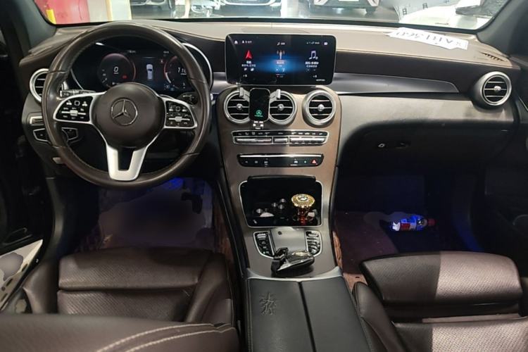 Used Mercedes-Benz GLC 2020 GLC 300 L 4MATIC Dynamic Edition Center Console