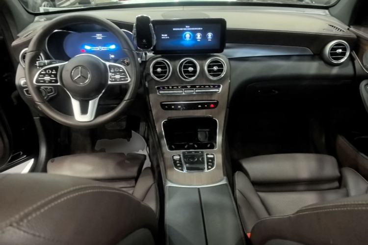 Used Mercedes-Benz GLC 2020 GLC 300 L 4MATIC Luxury Model Center Console