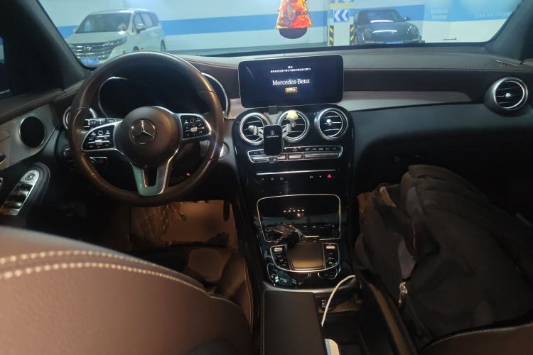 Used Mercedes-Benz GLC 2020 Facelifted GLC 260 L 4MATIC Dynamic Edition Center Console