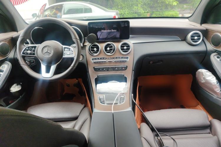 Used Mercedes-Benz GLC 2020 GLC 300 L 4MATIC Dynamic Edition Center Console