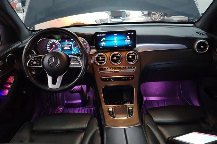 Used Mercedes-Benz GLC 2020 GLC 260 L 4MATIC Luxury Model Center Console