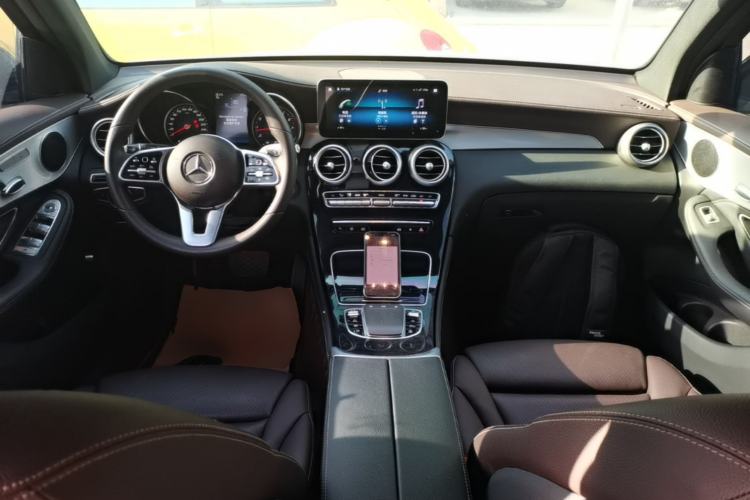 Used Mercedes-Benz GLC 2020 GLC 260 L 4MATIC Dynamic Model Center Console