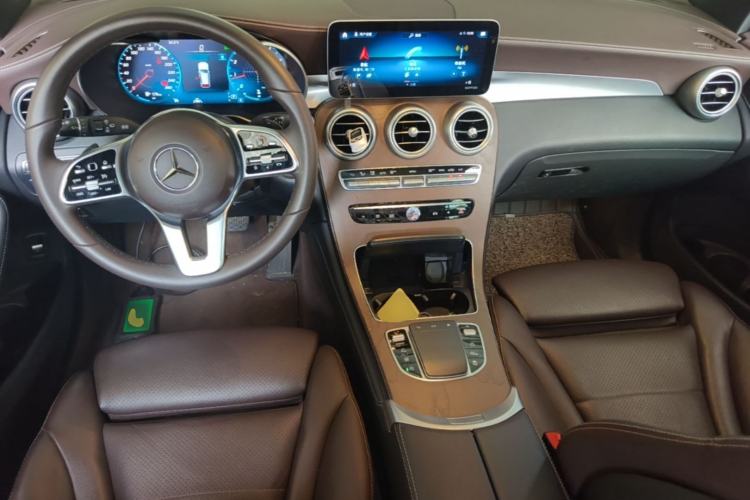 Used Mercedes-Benz GLC 2020 GLC 300 L 4MATIC Dynamic Edition Center Console