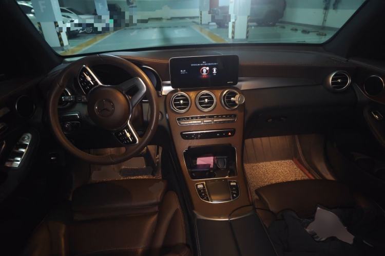 Used Mercedes-Benz GLC 2020 Facelift GLC 260 L 4MATIC Luxury Edition Center Console