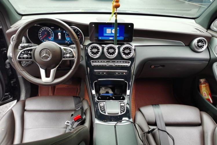 Used Mercedes-Benz GLC 2020 Facelift GLC 260 L 4MATIC Luxury Edition Center Console