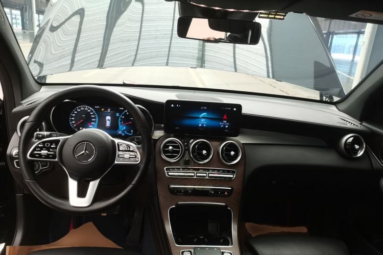 Used Mercedes-Benz GLC 2020 GLC 300 L 4MATIC Dynamic Edition Center Console