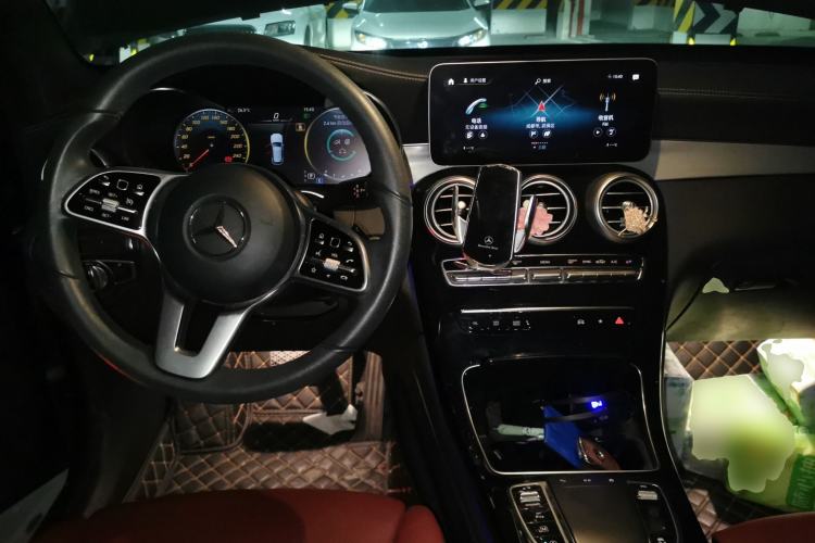 Used Mercedes-Benz GLC 2020 GLC 300 L 4MATIC Dynamic Edition Center Console
