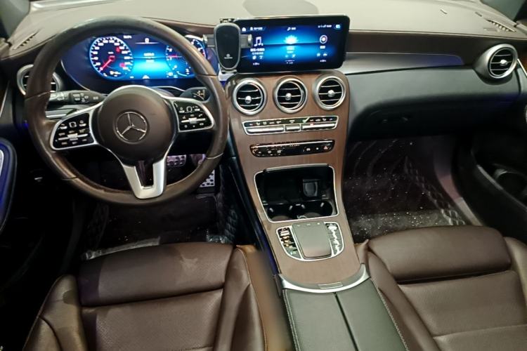 Used Mercedes-Benz GLC 2020 Facelift GLC 300 L 4MATIC Dynamic Edition Center Console