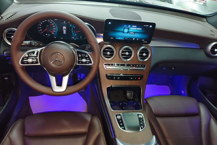 Used Mercedes-Benz GLC 2020 Facelift GLC 300 L 4MATIC Dynamic Edition Center Console