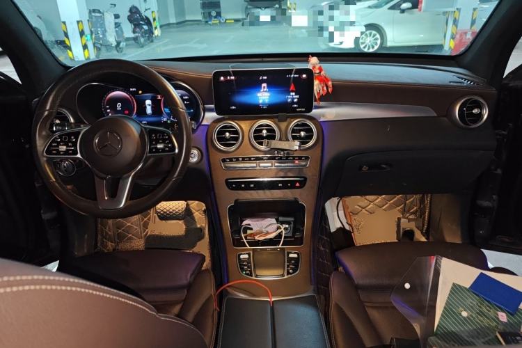 Used Mercedes-Benz GLC 2020 GLC 300 L 4MATIC Dynamic Edition Center Console
