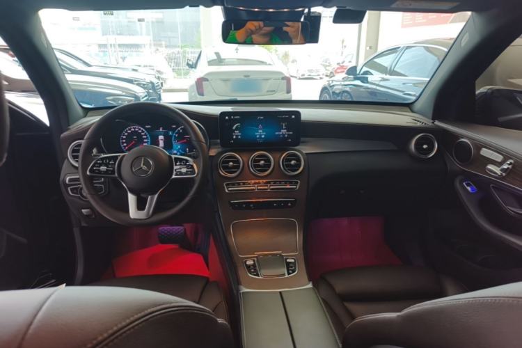 Used Mercedes-Benz GLC 2020 GLC 300 L 4MATIC Dynamic Edition Center Console