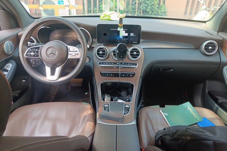 Used Mercedes-Benz GLC 2020 GLC 300 L 4MATIC Luxury Model Center Console