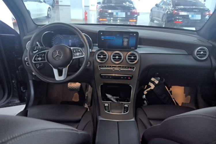 Used Mercedes-Benz GLC 2020 GLC 300 L 4MATIC Dynamic Edition Center Console