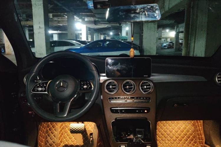 Used Mercedes-Benz GLC 2020 Facelift GLC 300 L 4MATIC Dynamic Edition Center Console