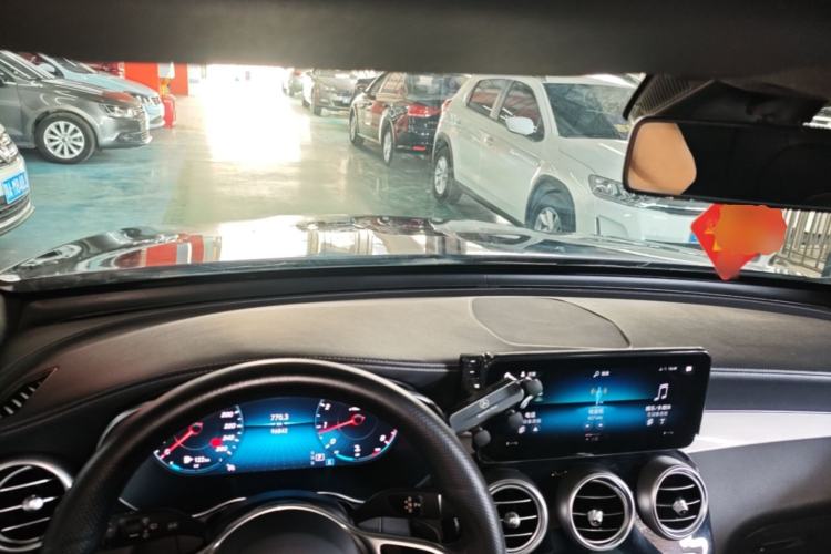 Used Mercedes-Benz GLC 2020 Facelifted GLC 260 L 4MATIC Dynamic Edition Center Console