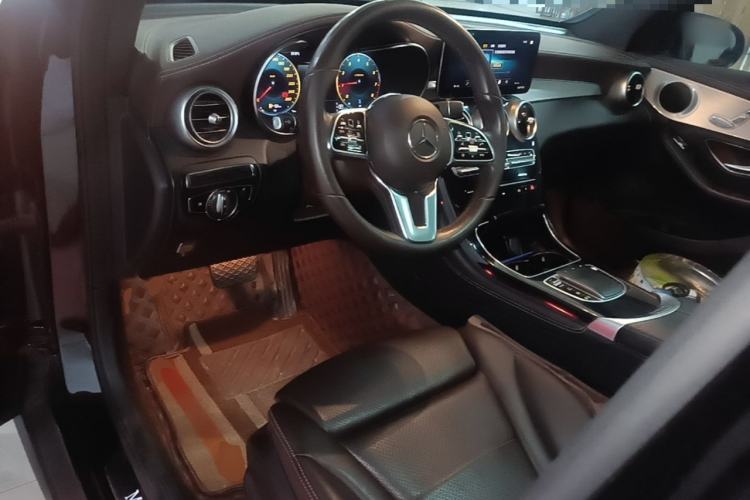 Used Mercedes-Benz GLC 2020 Facelifted GLC 260 L 4MATIC Dynamic Edition Center Console