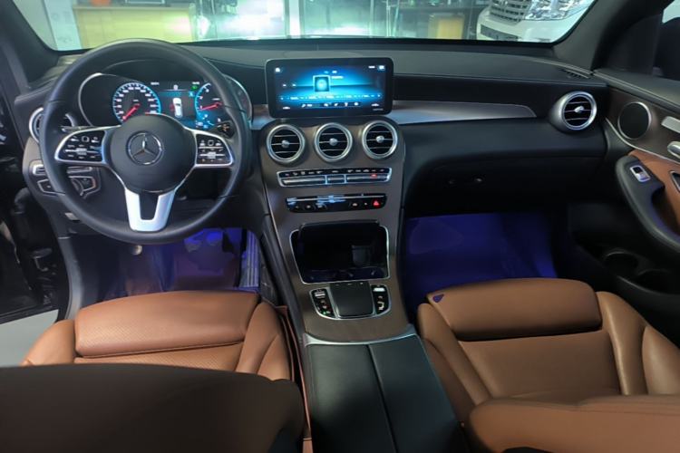 Used Mercedes-Benz GLC 2020 Facelift GLC 260 L 4MATIC Luxury Edition Center Console