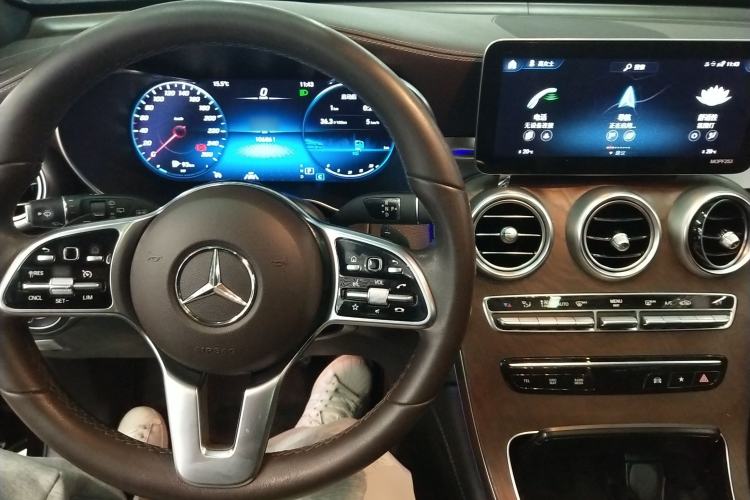 Used Mercedes-Benz GLC 2020 Facelift GLC 300 L 4MATIC Dynamic Edition Center Console