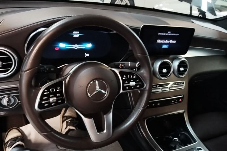 Used Mercedes-Benz GLC 2020 GLC 300 L 4MATIC Dynamic Edition Center Console
