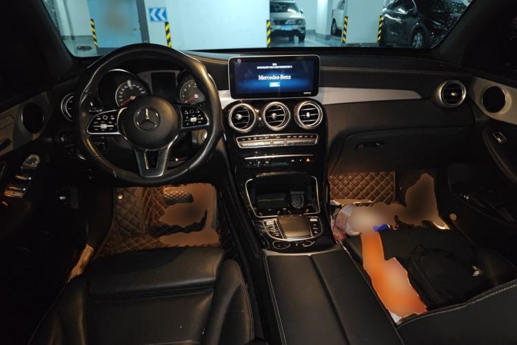 Used Mercedes-Benz GLC 2020 GLC 260 L 4MATIC Dynamic Model Center Console