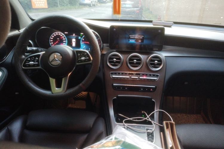Used Mercedes-Benz GLC 2020 Facelift GLC 300 L 4MATIC Dynamic Edition Center Console