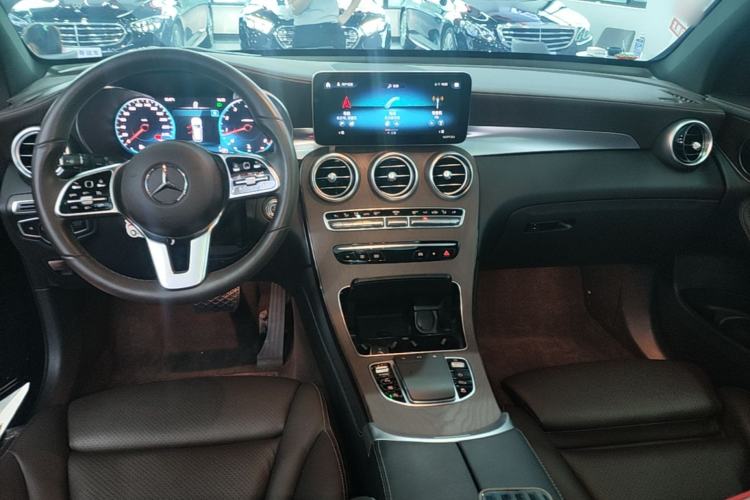 Used Mercedes-Benz GLC 2020 Facelift GLC 300 L 4MATIC Dynamic Edition Center Console