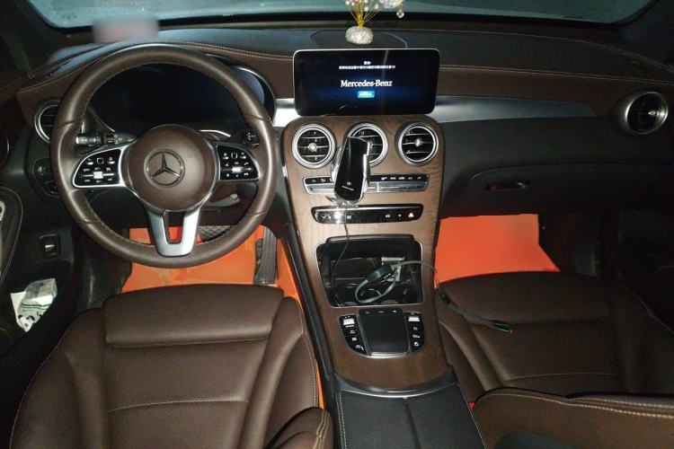 Used Mercedes-Benz GLC 2020 Facelifted GLC 260 L 4MATIC Dynamic Edition Center Console