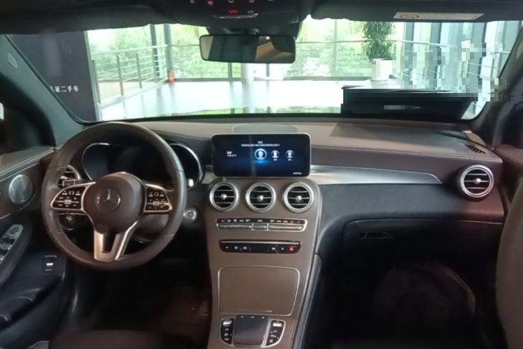 Used Mercedes-Benz GLC 2020 GLC 300 L 4MATIC Dynamic Edition Center Console